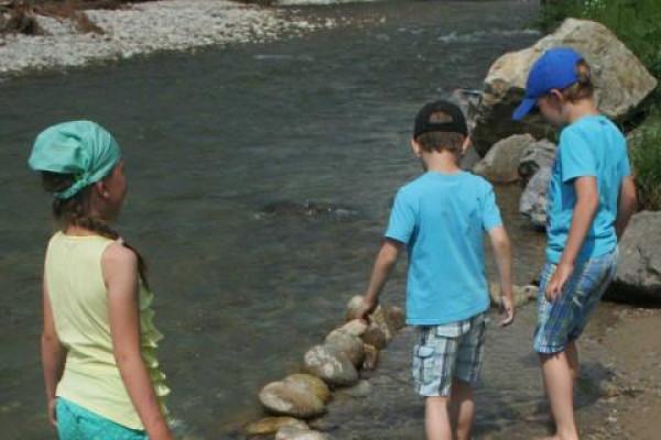 Rieka Belá hýri farbami