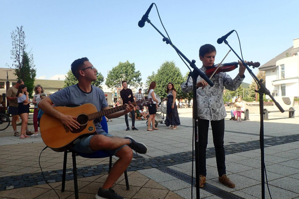 Odovzdávanie absolventských vysvedčení