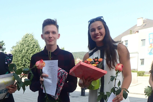 Odovzdávanie absolventských vysvedčení