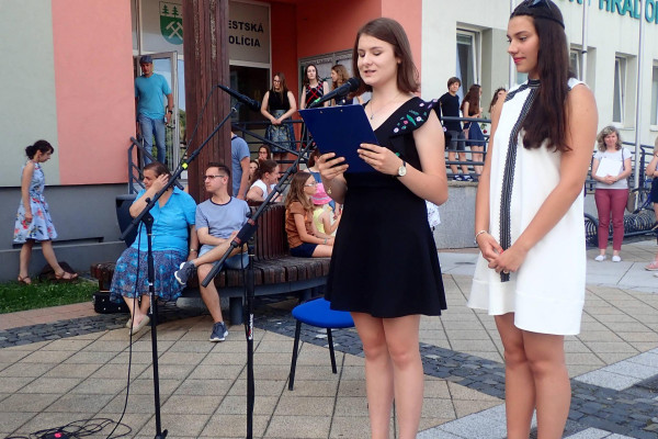 Odovzdávanie absolventských vysvedčení