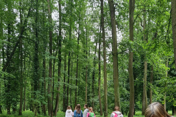 Cesta za poznaním tradičného sklárskeho remesla do Valaskej Dubovej.