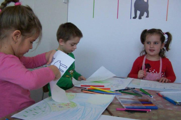 Štúdium výtvarného odboru v MŠ a ZŠ v Hybiach