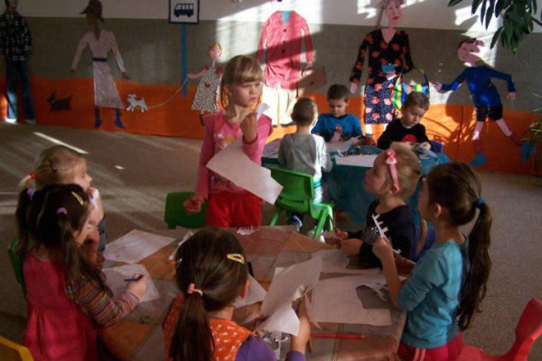 Štúdium výtvarného odboru v MŠ a ZŠ v Hybiach