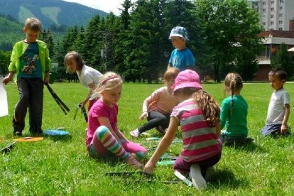 PVŠ - variácie z geometrických útvarov pod nebom