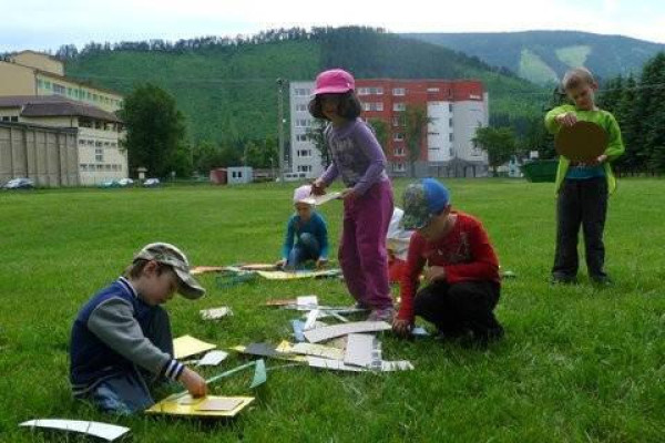 PVŠ - variácie z geometrických útvarov pod nebom